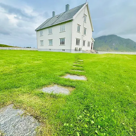 The Vicarage- Arkt Lofoten Vareid
