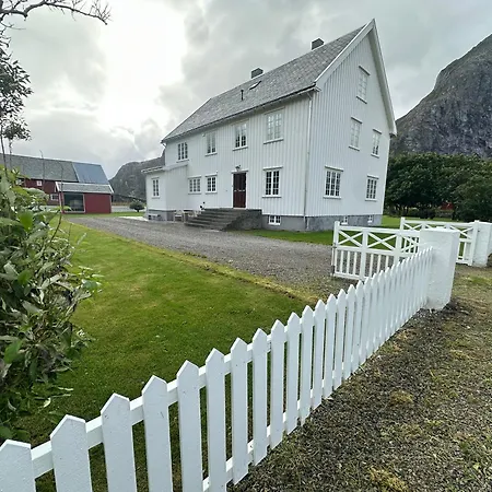 The Vicarage- Arkt Lofoten Vareid