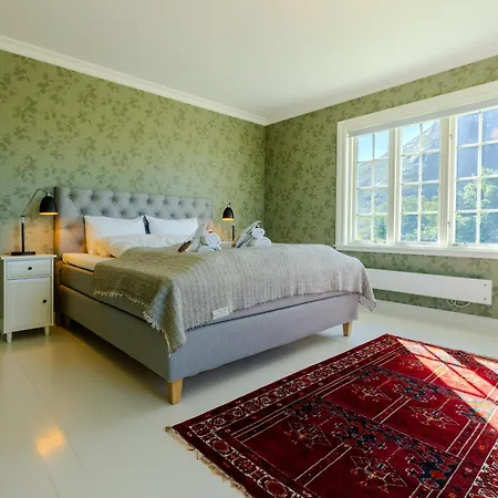 The Vicarage- Arkt Lofoten Willa *