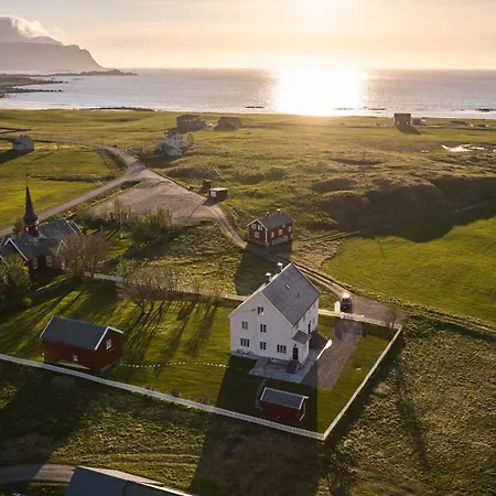 Willa The Vicarage- Arkt Lofoten