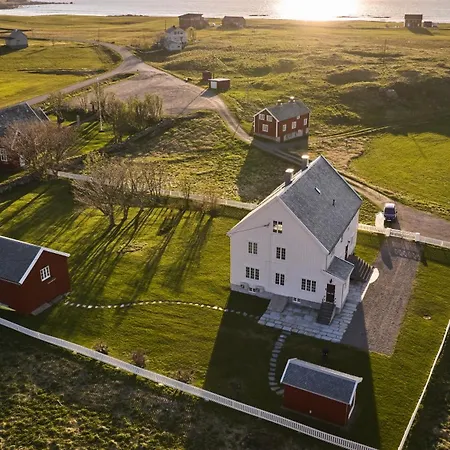 The Vicarage- Arkt Lofoten Vareid
