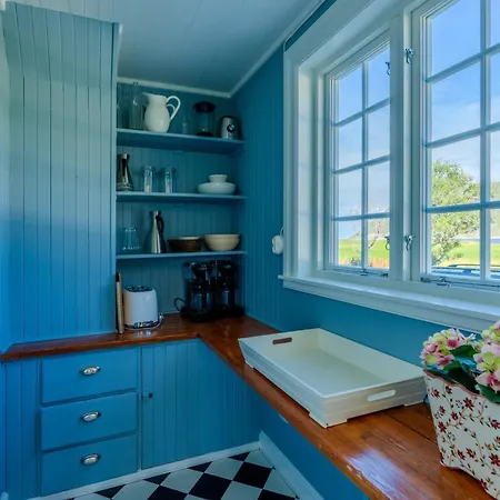 Willa The Vicarage- Arkt Lofoten