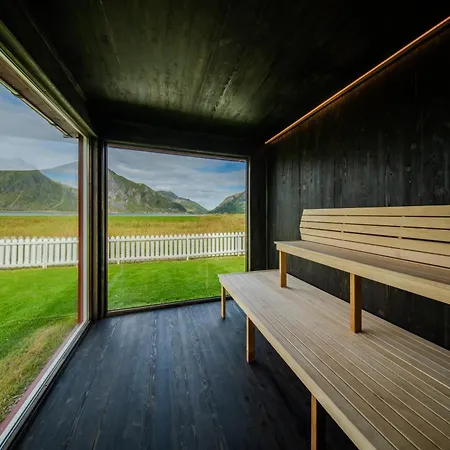 The Vicarage- Arkt Lofoten * Vareid