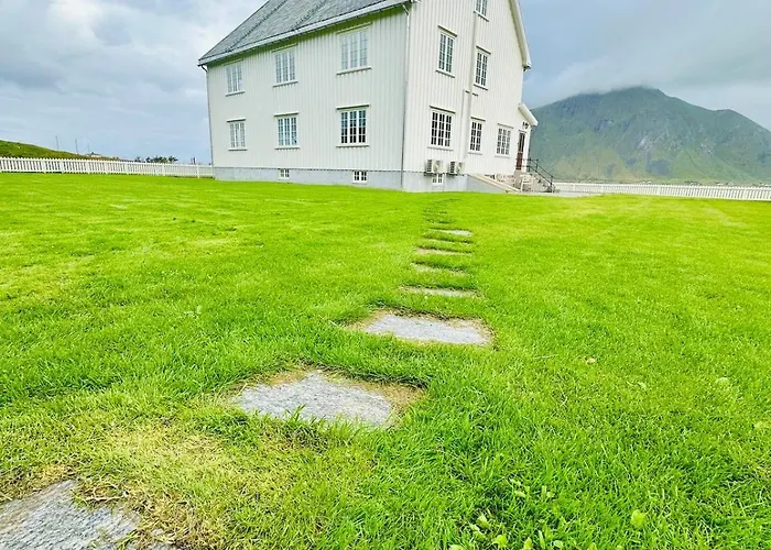 The Vicarage- Arkt Lofoten Vareid
