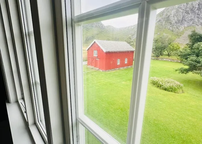 Villa The Vicarage- Arkt Lofoten Vareid