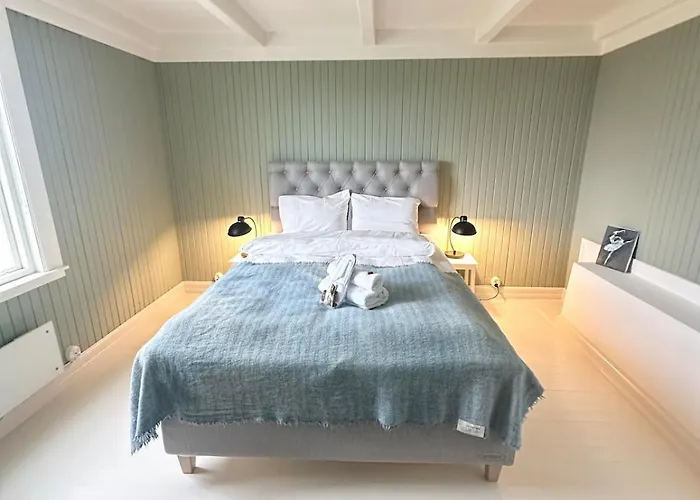 The Vicarage- Arkt Lofoten Villa *
