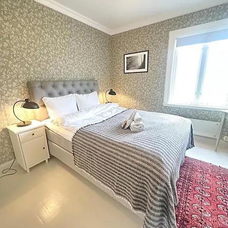 The Vicarage- Arkt Lofoten Villa *