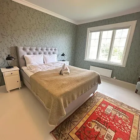 The Vicarage- Arkt Lofoten Villa Vareid